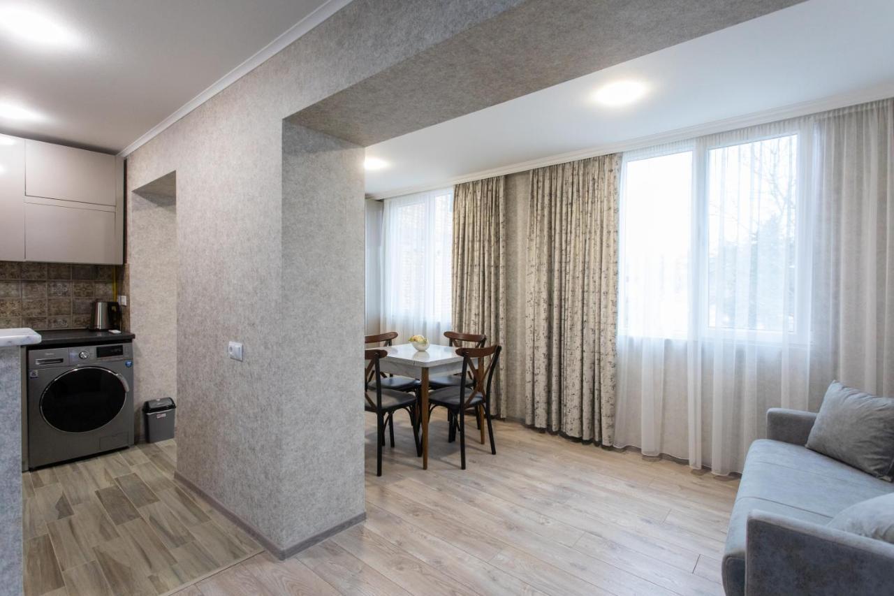 Ninia'S Apartment クタイシ エクステリア 写真