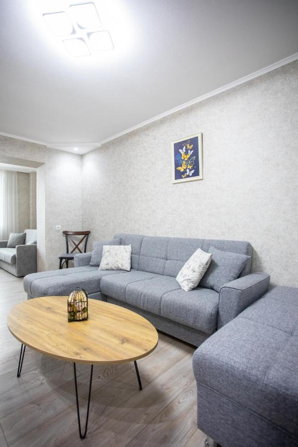 Ninia'S Apartment クタイシ エクステリア 写真